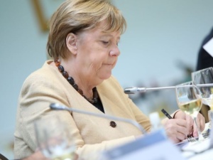 Melnyk: „Merkel mogłaby odegrać rolę w mediacjach między Kijowem a Moskwą. Putin ją szanuje”