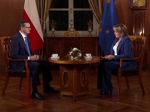 Morawiecki do Holeckiej w TVP Info: Pani, jak skrajna prawica i opozycja, dała się wpuścić w nurt narracji o KPO