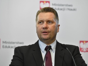  „Zmasowany, pełen nienawiści hejt oparty na kłamstwie”. Minister Czarnek broni prof. Roszkowskiego i podręcznika HiT