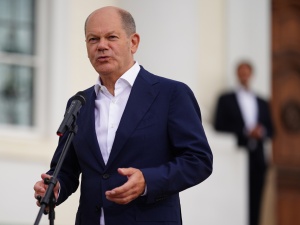 Tuż przed rocznicą napaści hitlerowskich Niemiec na Polskę Scholz o… Polsce, rasizmie i antysemityzmie [WIDEO]