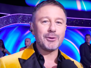 Andrzej Piaseczny nie mógł się powstrzymać. Żarty z odwołania Jacka Kurskiego w „Tańcu z gwiazdami” 
