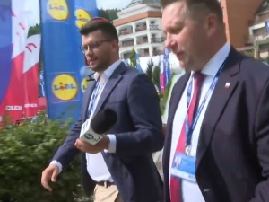 „No nie, czy pan mówi po polsku?” Minister Czarnek nie wytrzymał w rozmowie z dziennikarzem TVN [WIDEO]