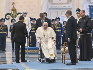 Papież w Kazachstanie:  Przybywam, aby nagłośnić wołanie błagających o pokój
