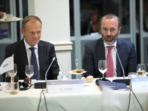 Niemiecki europoseł Manfred Weber wprost przyznaje, że „razem z Tuskiem walczy o praworządność w Polsce” [WIDEO]