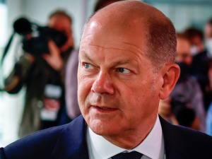 „Kanclerzu, spójrz!” „Bild” atakuje Scholza