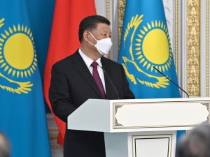 Chiński przywódca Xi Jinping obiecał chronić niepodległość Kazachstanu uznawanego za leżący w rosyjskiej strefie wpływów