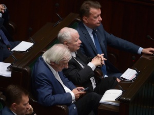 Opozycja odrabia straty? Zobacz najnowszy sondaż