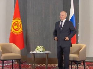 Putin traci szacunek u sojuszników? „Musi czekać nawet na prezydenta Kirgistanu” [WIDEO]