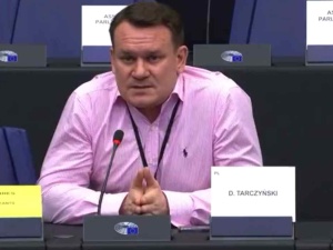 Poszukiwany Giertych w PE. Tarczyński: Mówi pan, że ostoją wolności w Polsce są sądy. To dlaczego nie chce pan przed nimi stanąć? [WIDEO]