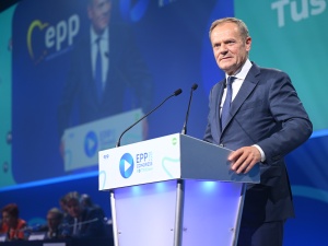 Wprost: „Niemieccy politycy mówią o stanowisku dla Tuska w strukturach UE”. Polityk PO: Zgodziłby się