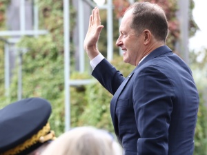 B. senator PO: Pozadyplomatyczna misja ambasadora USA w Polsce przestaje być tajemnicą