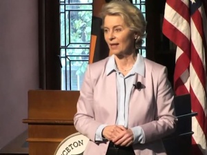 „Mamy narzędzia, jak w przypadku Polski i Węgier”. Von der Leyen grozi włoskim wyborcom? [WIDEO]