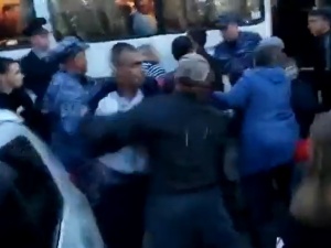 Mobilizacja w Rosji. Poborowi pobili się z funkcjonariuszami [VIDEO]