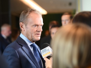 Donald Tusk opublikował film, na którym… łamie przepisy [WIDEO]