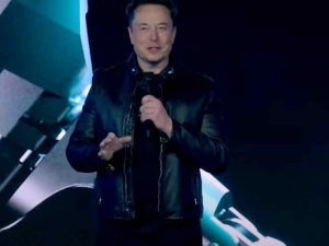 Tesla pokazała humanoidalnego robota. Niesamowite [WIDEO]