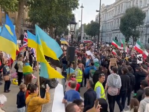 Irańczycy i Ukraińcy krzyczą w Londynie: Zwyciężymy wszyscy razem! [VIDEO]