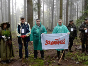 Wspólnie z Prezydentem sadzili nowe drzewa