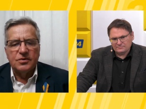 Komorowski stanął w obronie Gowina? Mówi o politycznym linczu