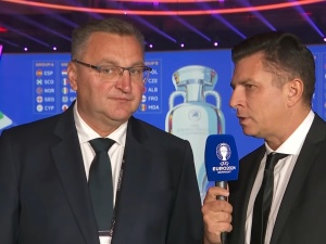 Nie mógł tego już ukryć. Wymowne zachowanie Michniewicza po losowaniu [WIDEO]