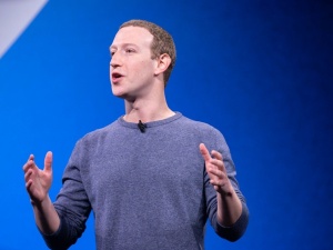 Problemy Facebooka. Spada sprzedaż, a użytkowników coraz mniej