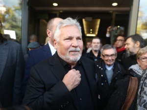 „Wstyd, komunisto!” Minister Czarnek wzburzony słowami Kwaśniewskiego na pogrzebie Urbana