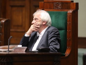 W kamieniach milowych zapisano zmiany regulaminu Sejmu do końca września. Ryszard Terlecki zabiera głos