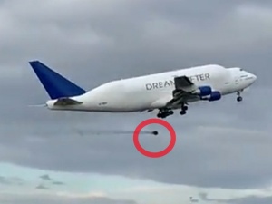Awaria Boeinga 747 Dreamliftera. Nagranie obiegło internet [WIDEO]