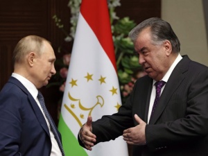 „Chcemy, żeby nas szanowano. Gdzie coś naruszyliśmy?”. Prezydent Tadżykistanu zrugał Putina [WIDEO]