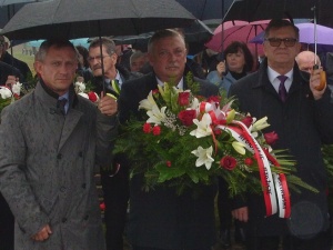 „Czy naszym pragnieniem jest tylko mieć, czy także chcemy być”. Uroczystości na tamie we Włocławku