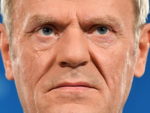 Donald Tusk w tarapatach. Niemieckie media: „Afera podsłuchowa obciąża rząd PiS”