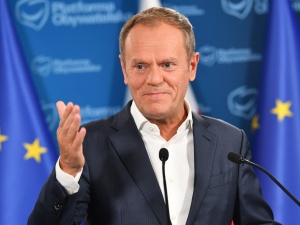 „600 tys. euro łapówki”. Tusk odpowiada Ziobrze: „Lichy prawnik, marny polityk…”