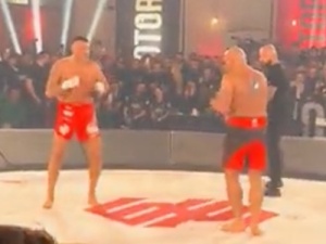 Kompromitacja Najmana w MMA. Przegrał z debiutantem… w kilkanaście sekund [WIDEO]