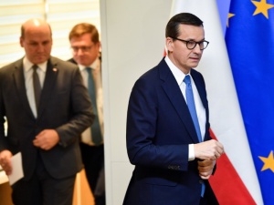 Kto będzie winny utraty unijnych środków przez Polskę? Zapytano Polaków