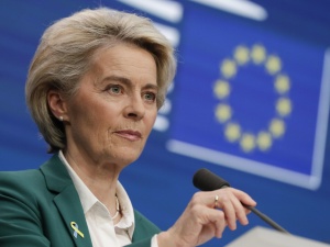 Von der Leyen groziła Włochom. Teraz skierowała zaskakujące słowa do Meloni 
