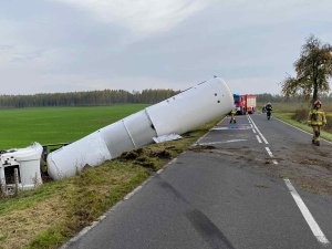 Poważny wypadek cysterny z gazem. Droga nieprzejezdna od kilkunastu godzin