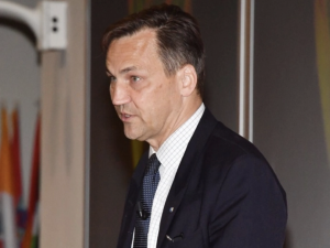 Ozdoba: Składam wniosek do ABW o zweryfikowanie całości działalności Radosława Sikorskiego