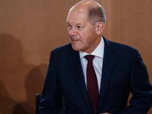 Kolejna kontrowersyjna decyzja rządu Niemiec dot. współpracy z Chinami. Służby biją na alarm