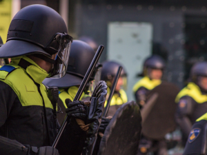 Zamieszki w Holandii. Zaatakowano policjantów