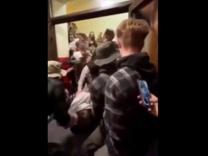 Czechy: Wybuch paniki na halloweenowej dyskotece [WIDEO]