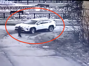 Potrącił dziecko i odjechał. Nieoficjalnie: To deputowany z partii Putina [WIDEO]