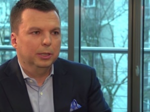 Spotkanie z Rosjanami i reklamówka z Biedronki. Falenta przerywa milczenie