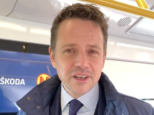 Rafał Trzaskowski z wielką pompą prezentował nowy pociąg metra. Zepsuł się po kilku dniach