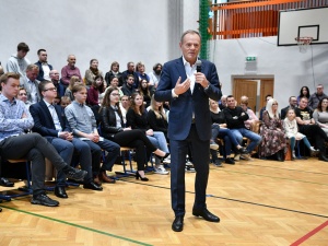 Donald Tusk złamał prawo oświatowe? Co zrobi Kamila Gasiuk-Pihowicz?