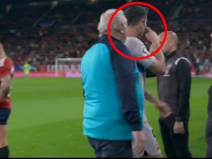 Burza w Hiszpanii. Nagrano, co Lewandowski pokazał sędziemu  [WIDEO]