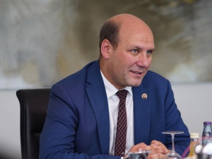Bruksela. Minister Szynkowski vel Sęk: Chcę usłyszeć, jakie wątpliwości ma jeszcze KE w kwestii KPO
