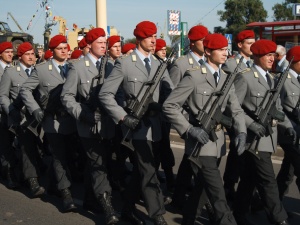 Skandal w Niemczech. Odzież w rozmiarze SS dla Bundeswehry