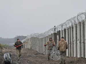 Ukraińcy budują mur na granicy z Białorusią. „Tak jak zrobili Polacy”