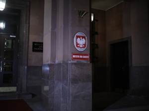 4 minuty bez wymiany grzeczności i podania rąk. Tak wyglądało spotkanie ambasadora Rosji w MSZ