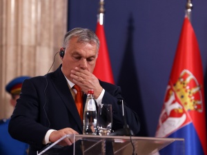 Politico: Węgry wymusiły na UE ustępstwa ws. unijnych pieniędzy, grożąc wetem