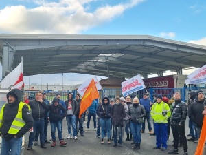 To atak na cały ruch związkowy. 300 osób protestowało przeciw próbie zwolnienia przewodniczącego S IKEA Industry Lubawa